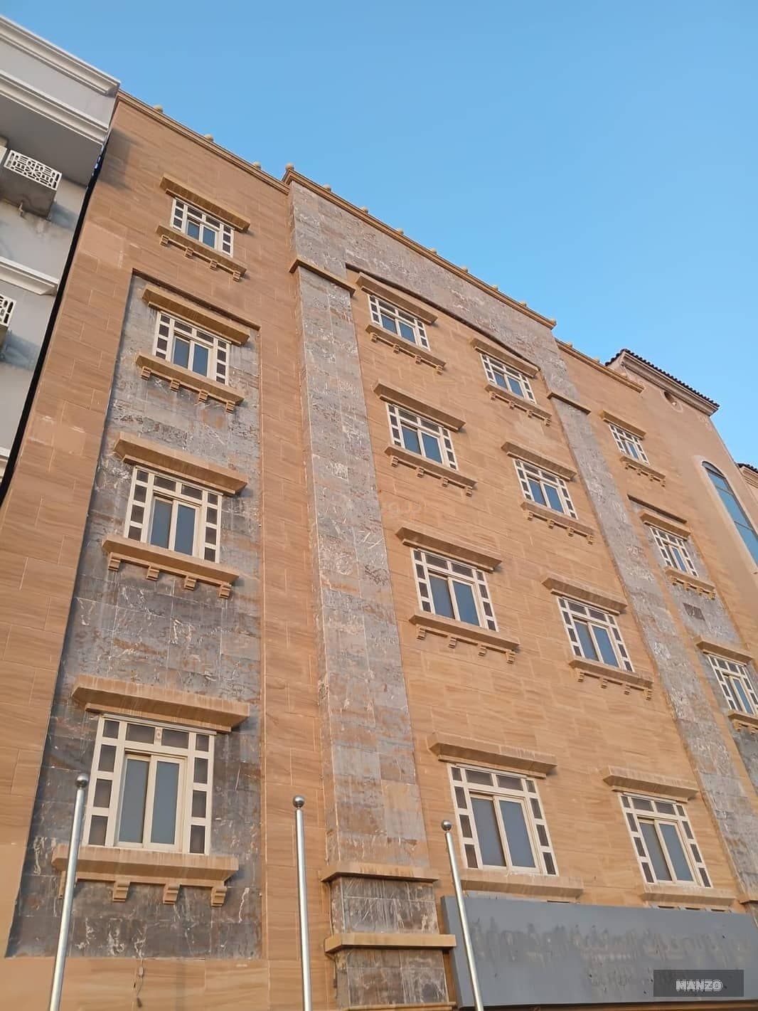 عمارة في الخبر